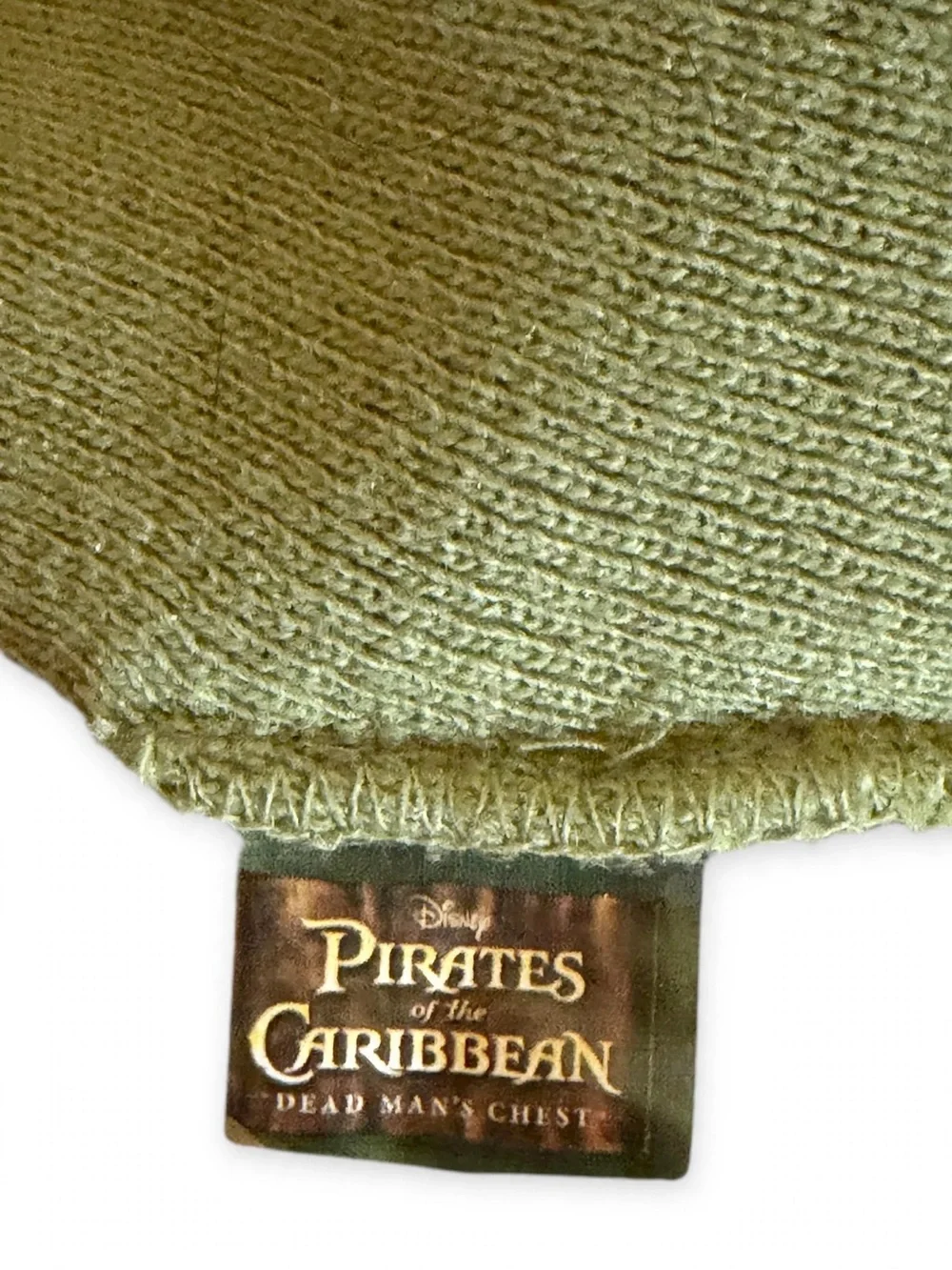 Disney Pirates of the Caribbean Dead Man’s Chest Vintage Beanie Gloves Set